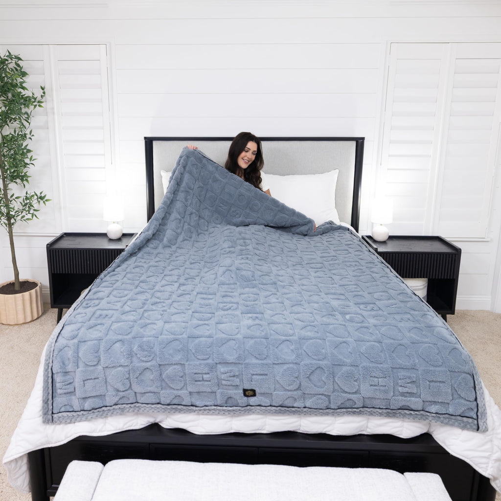 MYMODAGLAM Cream Beige Double-Sided Sherpa-Knit Blanket – Oversized 60x80, Plush Heart Pattern, Gift Bag Included