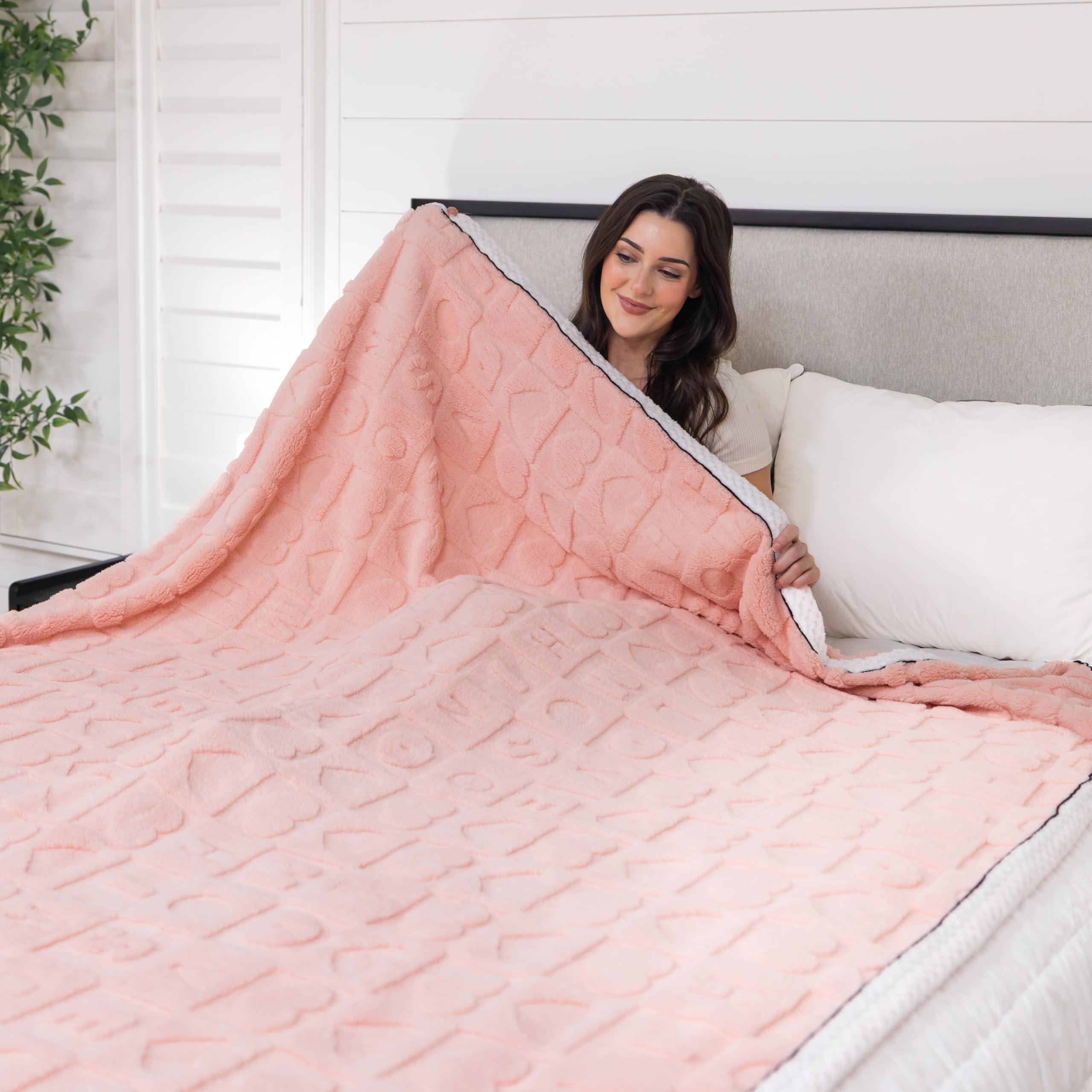 MYMODAGLAM Cream Beige Double-Sided Sherpa-Knit Blanket – Oversized 60x80, Plush Heart Pattern, Gift Bag Included