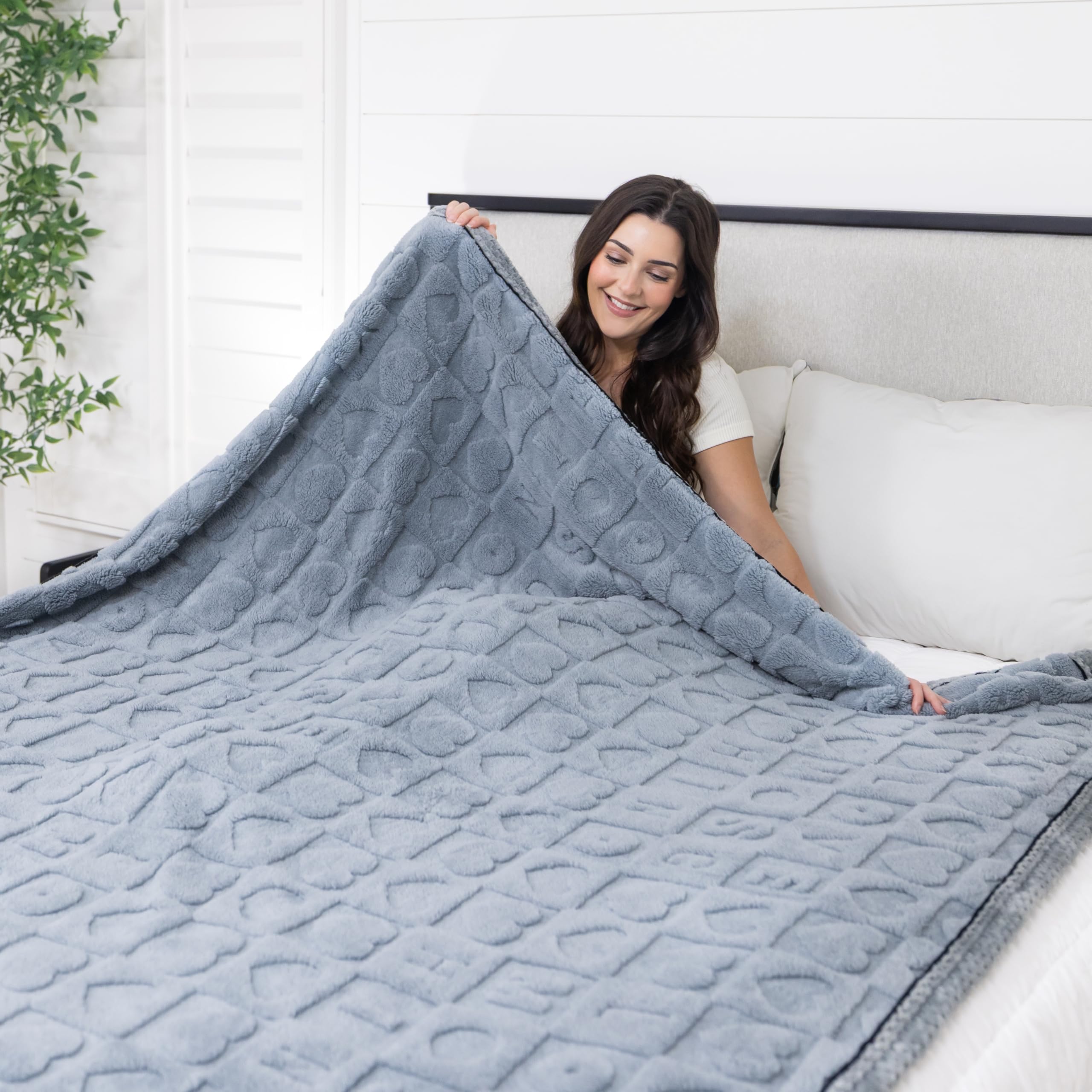 MYMODAGLAM Cream Beige Double-Sided Sherpa-Knit Blanket – Oversized 60x80, Plush Heart Pattern, Gift Bag Included